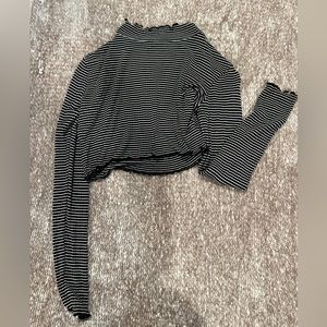 Striped crop. Size small